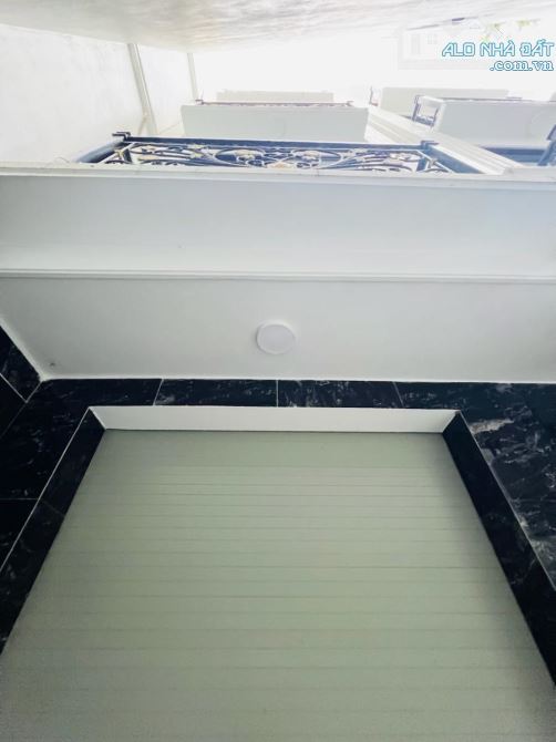 BÁN GẤP NHÀ PHỐ ĐẠI LINH TRUNG VĂN,NHÀ ĐẸP, THOÁNG SÁNG, GẦN Ô TÔ