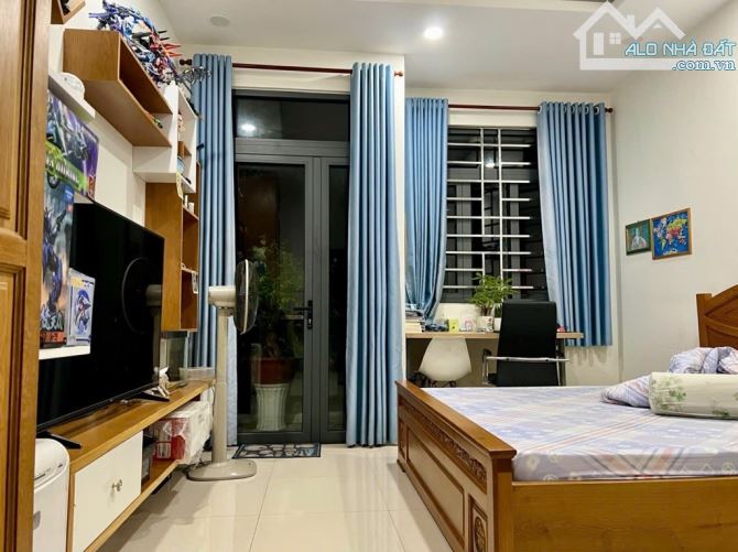 Bán nhanh: 7,5 Nhà cực đẹp Lý Thánh Tông. 4 tầng, 4pn, 5wc. Dt:4×16.Tặng full nội thất - 2
