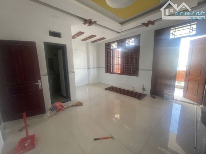 MT Lê Trọng Tấn, Bình Tân 68m2, 3 tầng, giá rẻ - 2