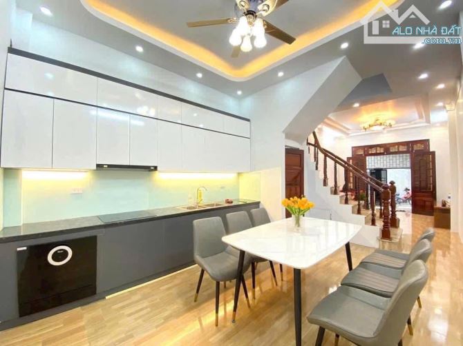 bán nhà Mặt ngõ Trung Kính, Cầu Giấy, ngõ 2,5m thông DT 50m, 4 Tầng, MT 3.7  🧧 17.2 tỷ - 2