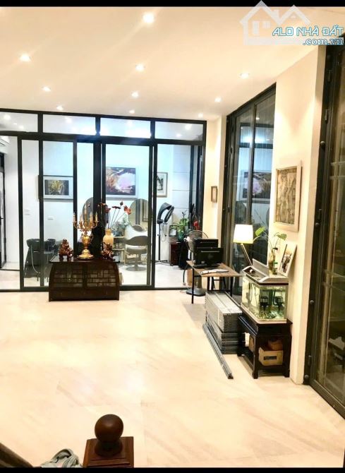 bán nhà Mặt phố Yên Thế, Ba Đình, Phố Tây, Kinh Doanh, Ô tô tránh 10m DT 56m, 4 Tầng,MT 11 - 2