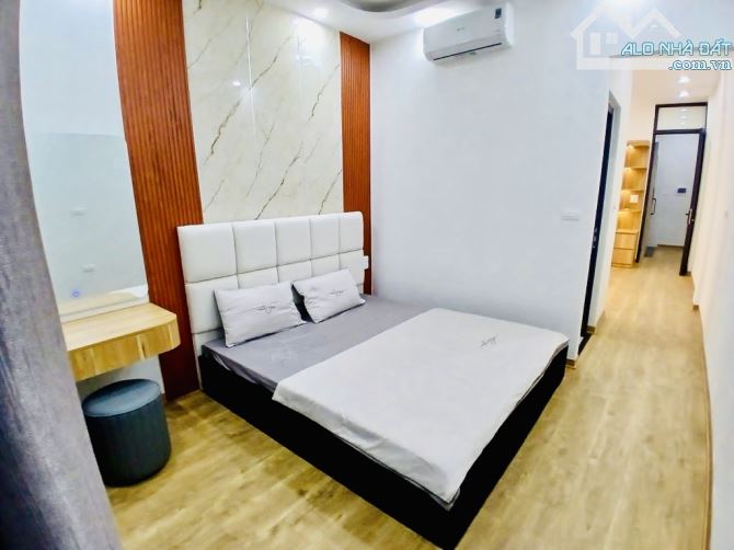 🏠 BÁN NHÀ HOÀNG CẦU | 40m2 | 5 tầng | Thang máy | 1x tỷ. - 2