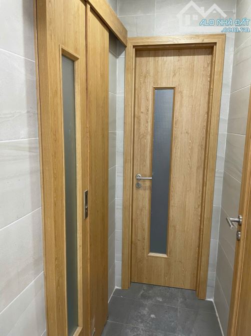 Cho thuê MBKD mặt phố Khúc Thừa Dụ, Cầu Giấy, 150m2, 7 tầng, 285tr - 2