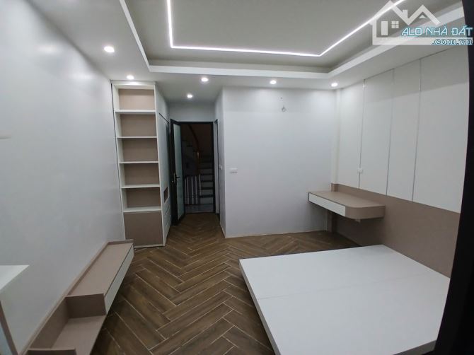 BÁN NHÀ: HỮU HƯNG, TÂY MỖ,40M, 5 TẦNG, LÔ GÓC, CÁC Ô TÔ TRÁNH CHỈ 10M, FULL NỘI THẤT . - 2
