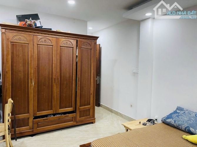 Nhà mới đẹp , vào ở ngay , sát MT Nguyễn Duy Dương quận 10 - 2