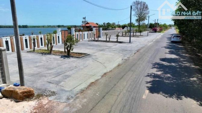 LÔ ĐẤT 5000M2 VIEW HỒ LỒ Ô CỰC ĐẸP, MẶT TIỀN ĐƯỜNG LIÊN XÃ, PHỦ HỒNG, GIÁ CỰC TỐT - 2