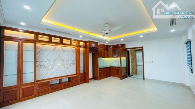 SIÊU HIẾM! TÂY HỒ 35M*6T*MT 4.5, THANG MÁY, NGÕ THÔNG, KINH DOANH, FULL NT, Ở NGAY - 10 TỶ - 2