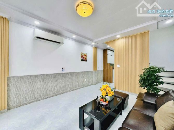 CHỈ!!! 8tỷ4 Văn Tiến Dũng 43m ô tô 7 chỗ đỗ cửa-5M ô tô tránh-Full đồ -2 thoáng - 2
