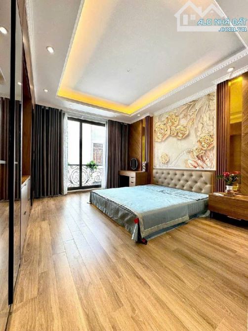 Yên Hòa - 35m2 - 5 tầng - Gần phố - Nội thất tiền tỷ - Nhà mới - 2