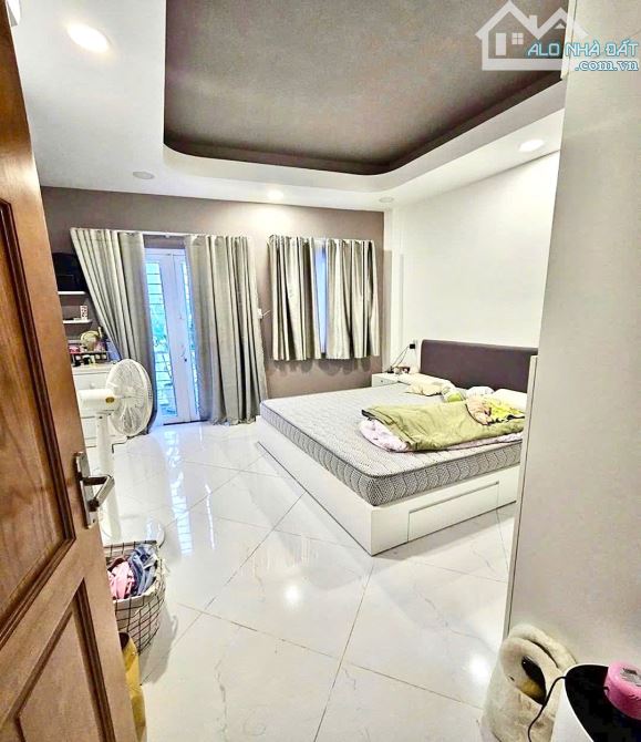 Vip Cách Mạng Tháng 8, Quận 10, gần Hà Đô,4 Tầng, 65m2, Vị trí Kd, hẻm XH 1 truc, 22.x Tỷ - 2