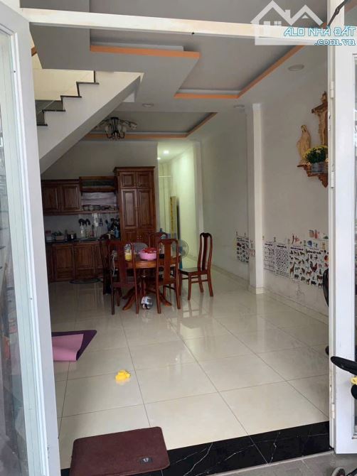 Chính chủ gửi nhà Tân Vạn lầu trệt đẹp 75m2 giá chỉ 2 tỷ 450tr - 2