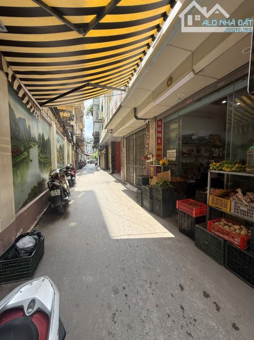 Bán nhà Mặt ngõ Vũ Tông Phan, 37m2x5T, 200m ra Ngã Tư Sở, giá 11.8 tỷ, Hướng Tây Nam - 2