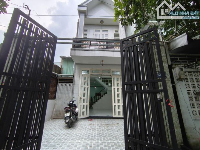 Bán nhà 2 tầng hẻm xe hơi ngang 5m BTCT Trần Thị Bốc Thị Trấn Hóc môn chỉ nhỉnh 3 tỷ - 2
