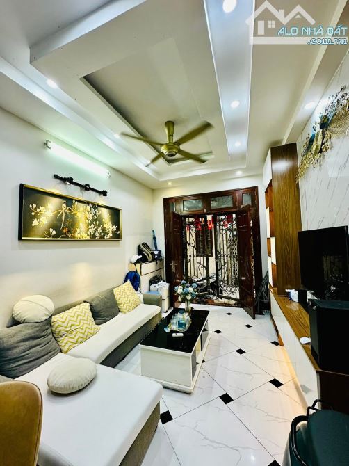 Bán nhà ngõ 281 Trần Khát Chân 30m2, 5T, mt 3.5m mới đẹp, ngõ bagac tránh, sổ vuông đẹp. - 2