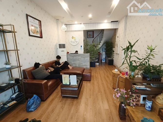 Cho thuê nhà mặt phố Nguyễn Khang, Cầu Giấy. DT 40m x 6 tầng, giá 31tr - 2