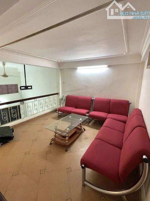 Cho thuê nhà nguyên căn ngõ Văn Chương, Khâm Thiên, Đống Đa. DT 30m x 3 tầng, giá 7.5tr - 2