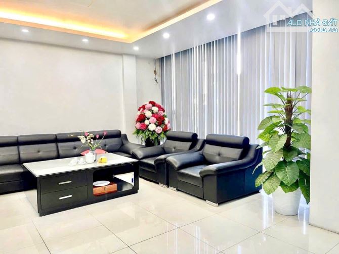 BÁN TÒA VP  PHỐ NGUYỄN XIỂN – Ô TÔ TRÁNH. DT 106m2 x MT 8M. 9 tầng. Giá 42 tỷ - 2