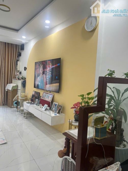 Bán nhà Phan Xích Long, Phú Nhuận, 2 Tầng, 50m2, gần HXH, Ở ngay, khu dân trí, 7.x Tỷ - 2