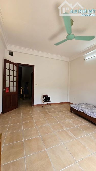 Bán Nhà Mặt Phố Hào Nam 47/55m2, 6 Tầng, MT 4,3m, Vỉa Hè - Kinh Doanh Giá 34,5 Tỷ - 3