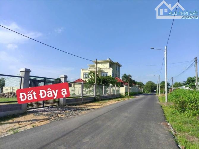 MẶT TIỀN NGUYỄN VĂN HƯNG - TT ĐẤT ĐỎ - CÁCH TỈNH LỘ 52 100M 🌈DT 500m2 - 35x24m sẵn 60tc - 3
