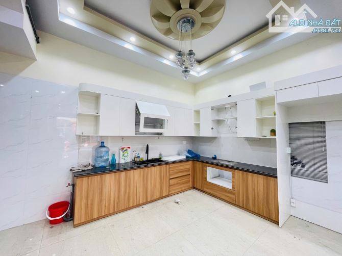 Bán Nhà Lạch Tray , Đằng Giang , Ngô Quyền . 6,6 tỷ , 4 tầng , 68 m. - 3