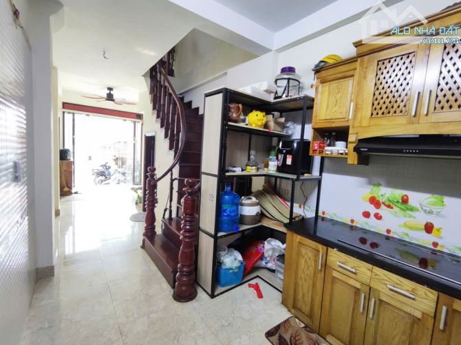 TRUNG TÂM THANH TRÌ, NHÀ ĐẸP DÂN XÂY, SÁT Ô TÔ, 5 TẦNG 33M2 GIÁ 4,8 TỶ - 3