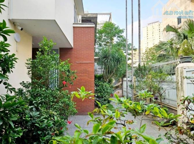 Bán nhà biệt thự KĐT Văn Khê lô góc vỉa hè rộng ô tô tránh dừng đỗ dt460m2 giá 69.9 tỷ - 3