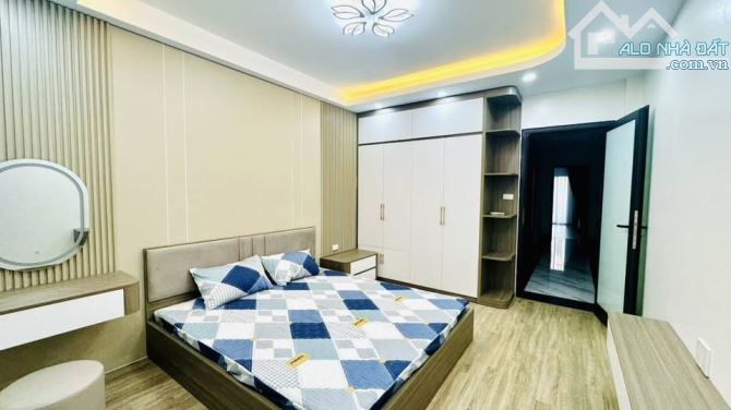 BÁN NHÀ NGUYỄN SƠN – LONG BIÊN, 60M,THANG MÁY XỊN XÒ , NGÕ THÔNG, HAI BƯỚC RA Ô TÔ TRÁNH, - 3