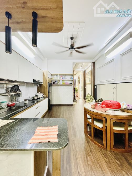 Mặt tiền khu Bình Phú - View công viên - 4x17m - 4 tầng - 4PN - Nhà mới, đẹp, nội thất xịn - 3