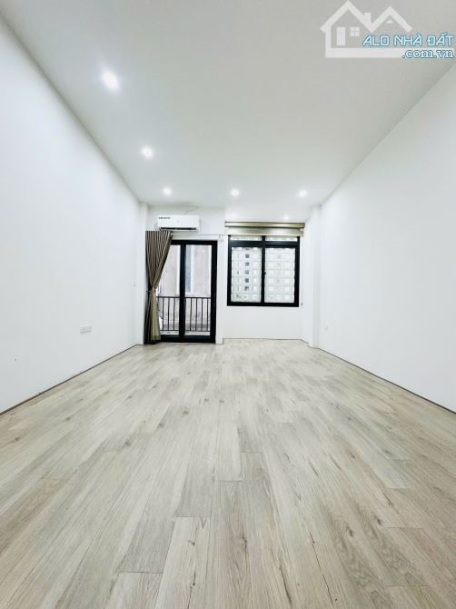 Gần công viên Ngọc Thuỵ. 35m*5tầng, 20m ra mặt phố Hồng Tiến, cách cầu Long Biên 200m - 3