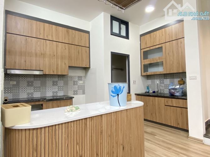 Bán nhà Phố Trạm Long Biên, nhà đẹp dân xây, ngõ ô tô tránh, thông, nội thất đẹp. - 3
