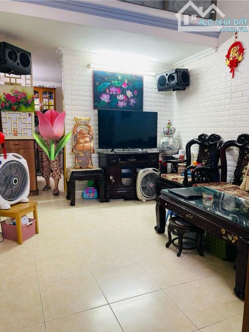 NGUYỄN LƯƠNG BẰNG - ĐỐNG ĐA-GẦN CÁC TRƯỜNG ĐH CÔNG ĐOÀN, THỦY LỢI, VƯỜN HOA, GẦN CHỢ, GIAO - 3