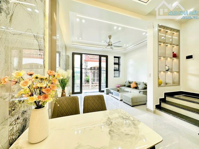 Vạn Mỹ Phương Lưu - 3 Tỷ 390 - 4 Tầng Vị trí đẹp - 3