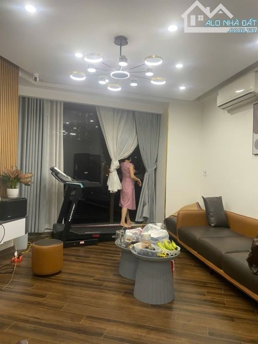 Bán chung cư Mễ Trì, trung tâm Mỹ Đình full nội thất, 110m, 3 ngủ giá chỉ hơn 6 tỷ. LH: 09 - 3