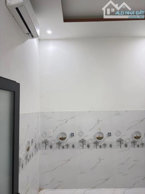 Nhà 2 tầng mặt tiền Giáp Văn Cương, Hòa Minh, gần biển - 3