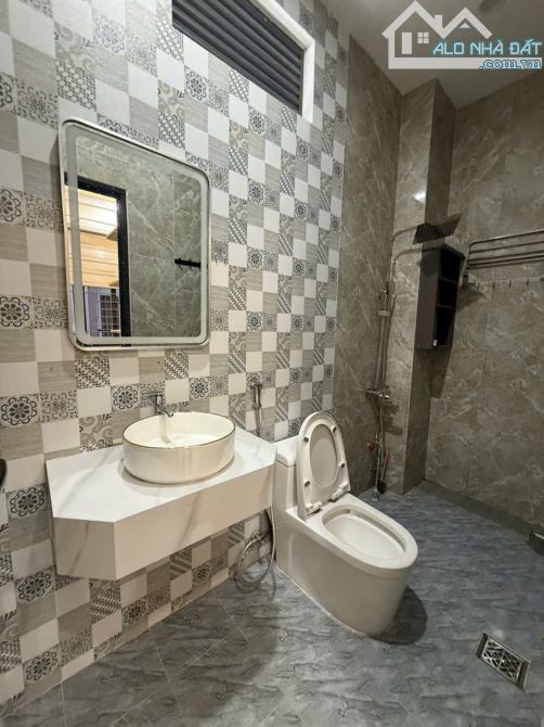 CẦN BÁN NHÀ 1 TRỆT 3 LẦU HẺM Ô TÔ TRƯƠNG CÔNG ĐỊNH THÔNG LÊ HỒNG PHONG – P.7 – 40M2 - 5.6Ỷ - 3