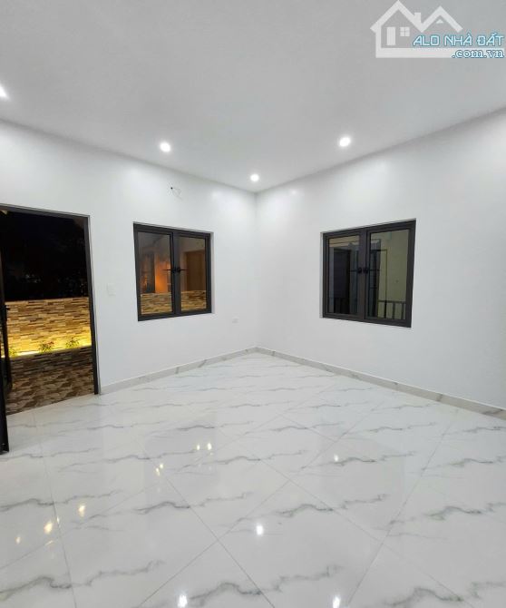 💥 BÁN NHÀ 3 TẦNG – Ô TÔ ĐỖ CẠNH NHÀ – TRẠI LẺ, LÊ CHÂN – GIÁ CHỈ 3,25 TỶ 🏡 - 3