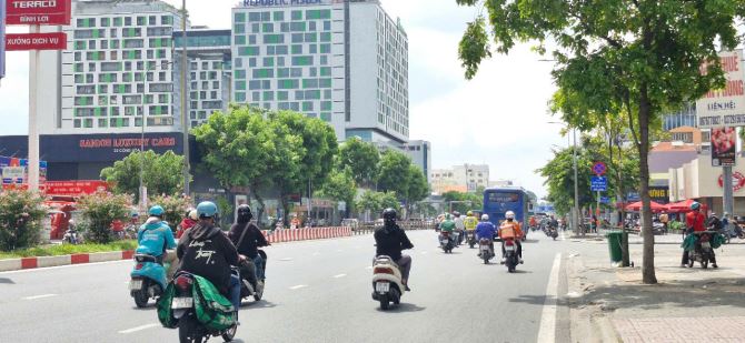 Tân Bình, Bán nhà 4 tầng, hẻm  7m, 8 phòng đang khai thác, thu nhập 30 tr/tg, gần Ga T3. - 3