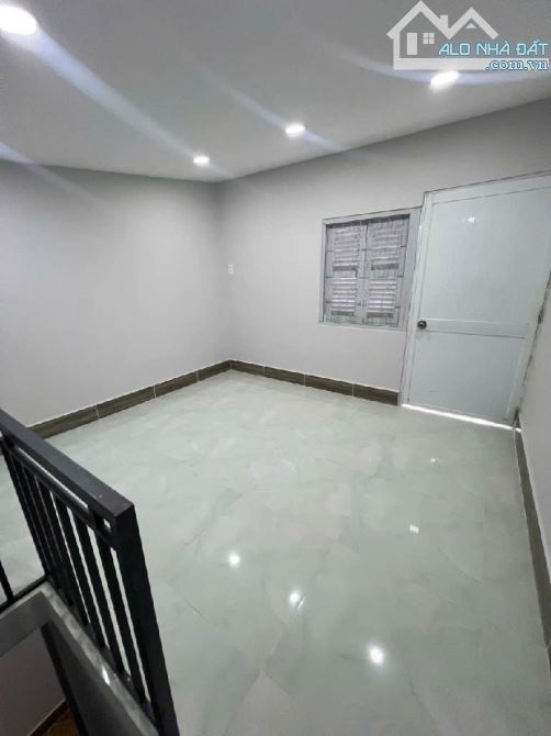 Bán nhà Quận 10 hẻm Bà Hạt 2 tầng 42m2 chỉ 5.4 tỷ - 3