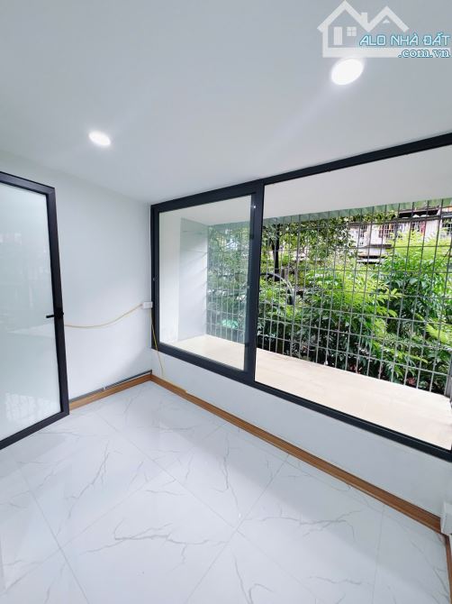SIÊU PHẨM TẬP THỂ BA ĐÌNH, NHÀ ĐẸP FULL NỘI THẤT, Ô TÔ ĐỖ, 2 THOÁNG TRƯỚC SAU - 3