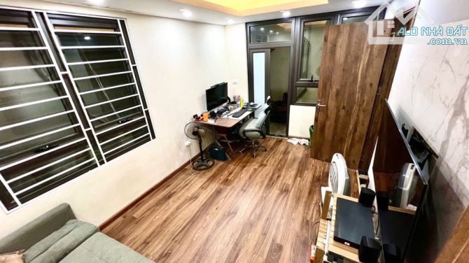NGÕ VĂN HƯƠNG TÔN ĐỨC THẮNG - NHÀ DÂN XÂY - THIẾT KẾ ĐẸP - GẦN MẶT NGÕ RỘNG. - 3