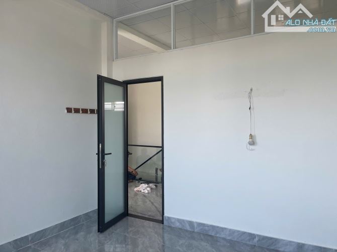 Cho thuê nhà MT Cách Mạng Tháng 8 - Gần Nguyễn Hữu Thọ - 3