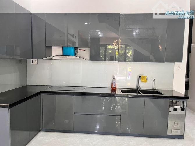 Bán nhà MT Nguyễn Đức An . Sát biển. 80m2 .3 tầng.Giá:15.5 tỷ - 3