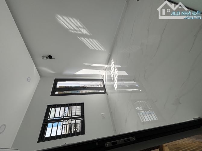 Nhà mới đẹp Trung tâm q11, DT ngang 4m, SHR HC đủ, KQH - 3