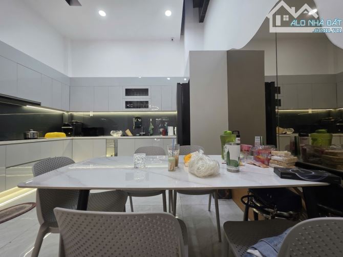 Bán nhà Bình Thạnh - 92m2 - 5 tầng - thiết kế hiện đại - đường 10m - 19.9 tỷ - 3