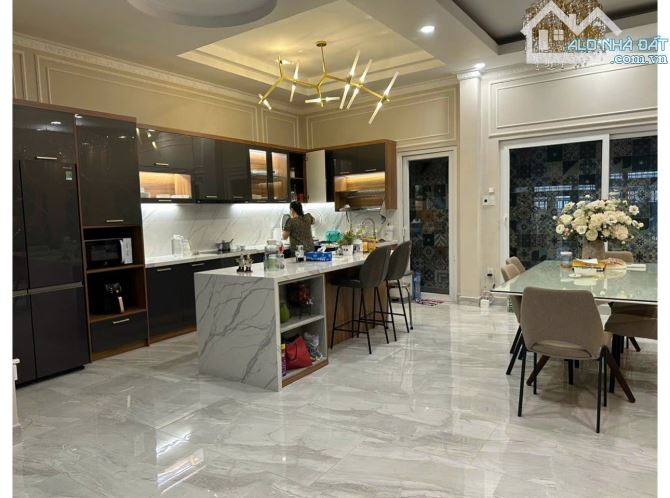 TÔI CẦN BÁN NHÀ ĐƯỜNG CMT8,QUẬN 3-GIÁ:5,39TỶ/67,2m2(4,2x16m).NHÀ ĐANG CHO THUÊ 23TRIỆU/TH - 3