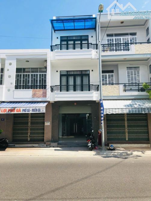 BÁN NHÀ 3 TẦNG ĐƯỜNG CỬU LONG , CHIỀU NGANG 4,2m , GIÁ 15 TỶ 800 TRIỆU - 3