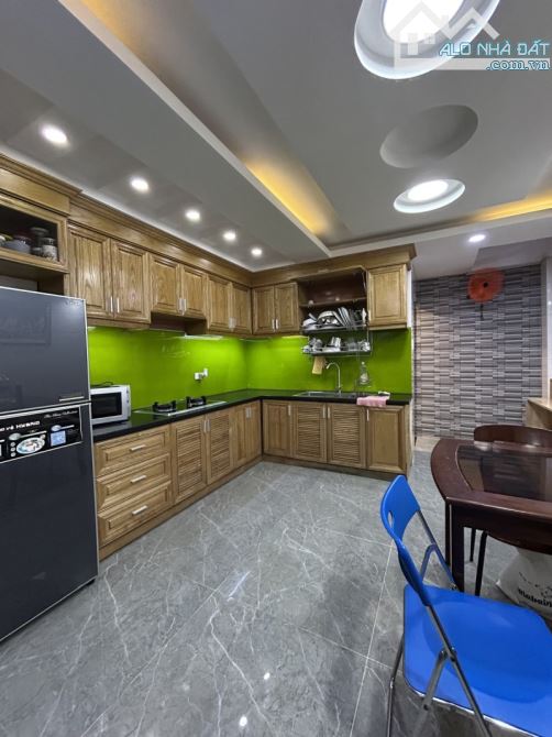 NHÀ ĐẸP 5 TẦNG - 4M*15M - ĐƯỜNG PHẠM VĂN CHIÊU - KHU VIP GÒ VẤP - 8,3 TL - 3