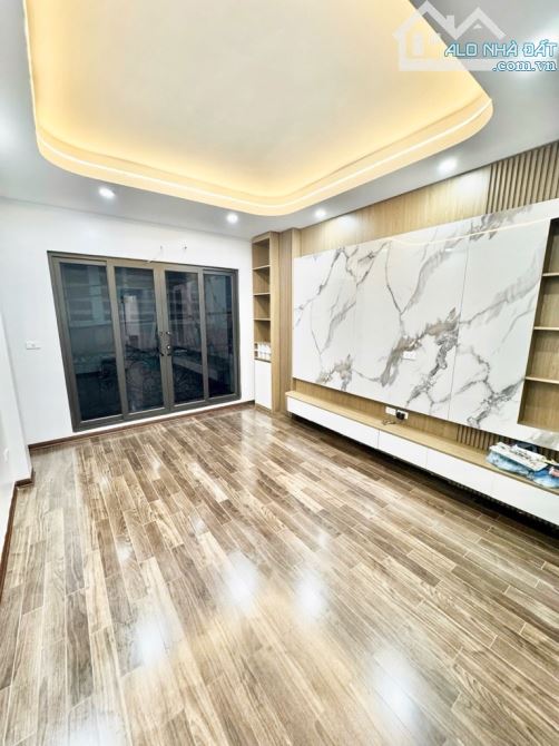 Anh Huy bán nhà phố Cầu Giấy - Mặt phố Kinh doanh sầm uất - Ô tô vào nhà – 59,3m2*6 tầng - 3