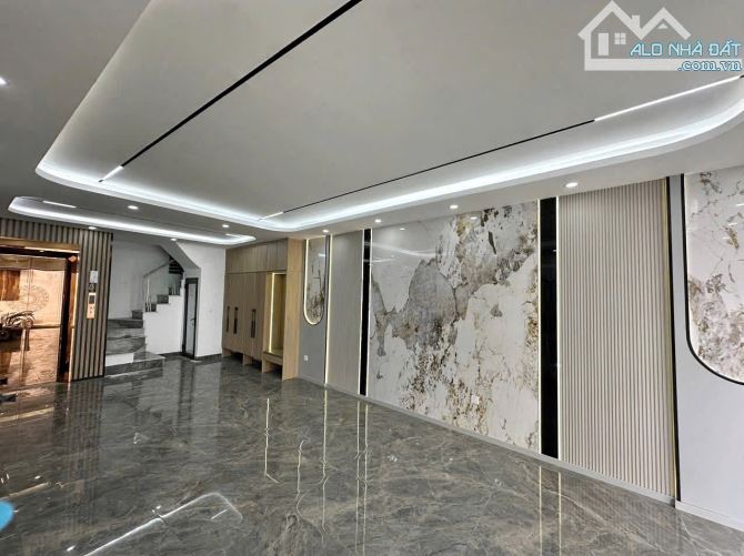 HƠN 8 TỶ - 45M2 - 6 TẦNG - THANG MÁY - Ô TÔ NGỦ TRONG NHÀ - TRỤC CỔ LINH HỒNG TIẾN - 3